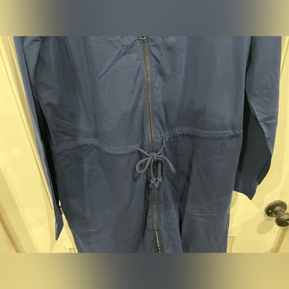 Lands End zipped, hooded cover up! Very soft! In size medium 10/12! - Picture 2 of 4